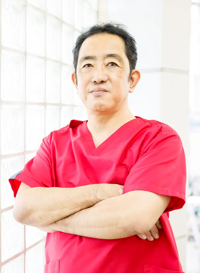 医療法人 湯川歯科医院 院長 足立安弘